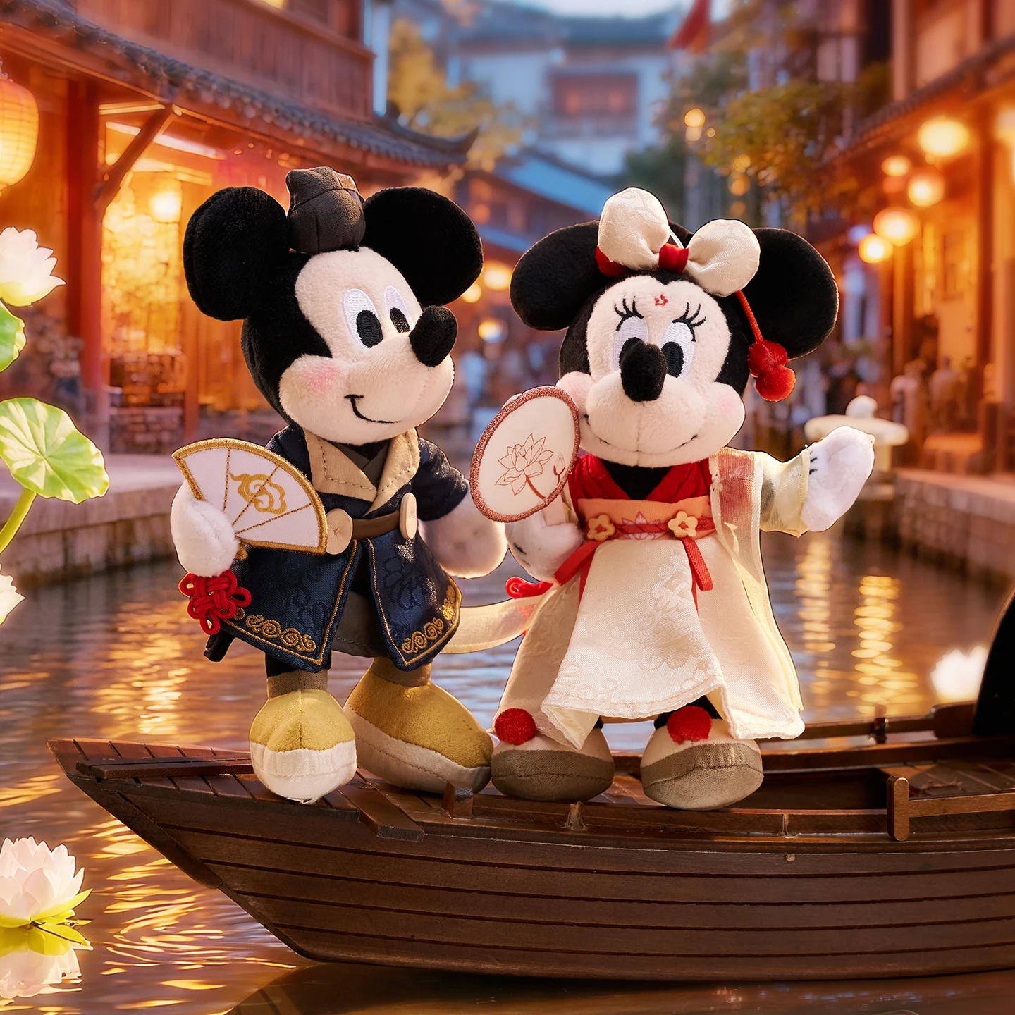 

Disney Official New Collection Cute Friends Features Mickey Minnie Goofy Donald Duck Christmas Birthday Gift Bag Key Pendant