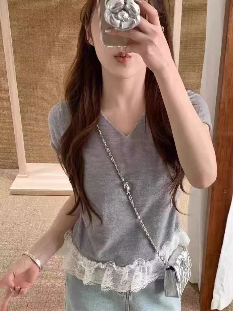 

Slimming V-Ne ort Sve T-irt Women's Early Spring New Sle Ballet Lace Hem Waist-Cinched Faionable Top