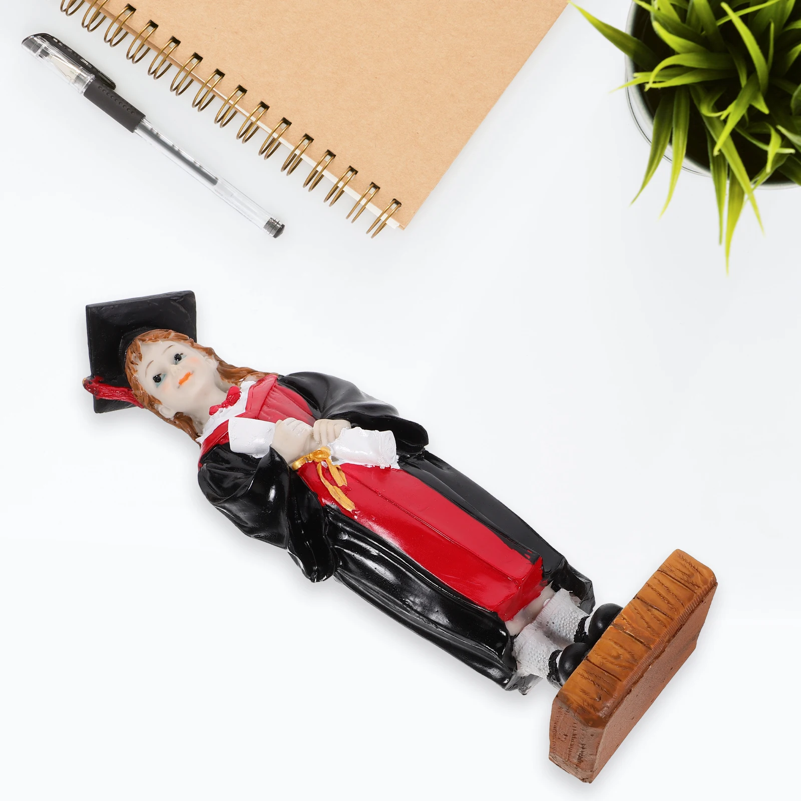 

Resin Graduation Figures Decorative Doctor Statue Unique Creative Design Desktop nament For Party Gift Souvenir