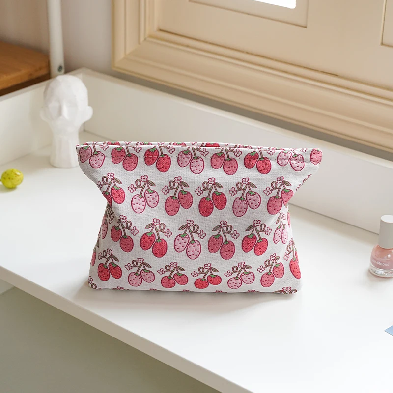 Borsa per il trucco da donna borsa portatile per cosmetici alla fragola rosa di grande capacità con cerniera Design borsa da toilette da viaggio