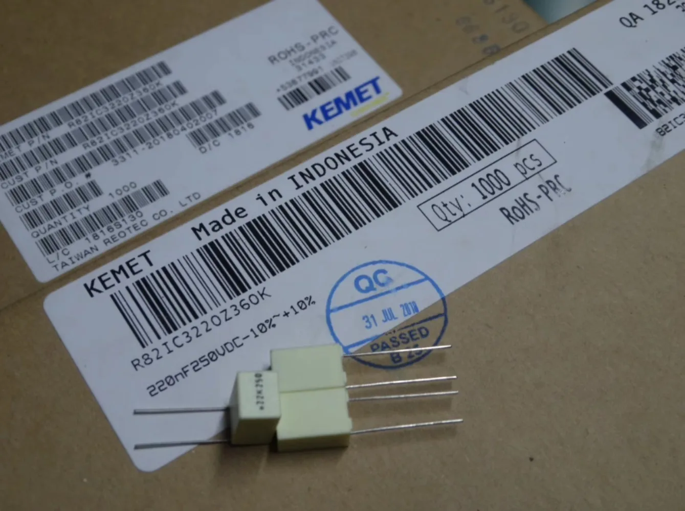 

20PCS AV R82IC3220Z 0.22uf/250V 220nf u22 224 New film capacitor 5MM