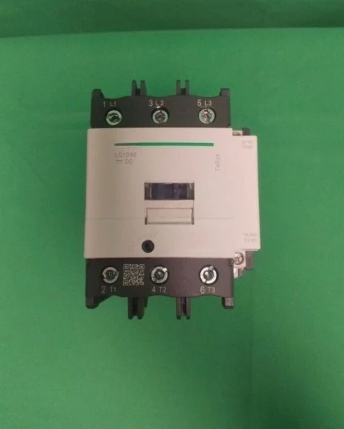 

Brand New Original LC1D95BD LC1-D95BD Contator Deca 3P 95A AC-3 24V CC 50/60Hz 1NA+1NF Fast Delivery