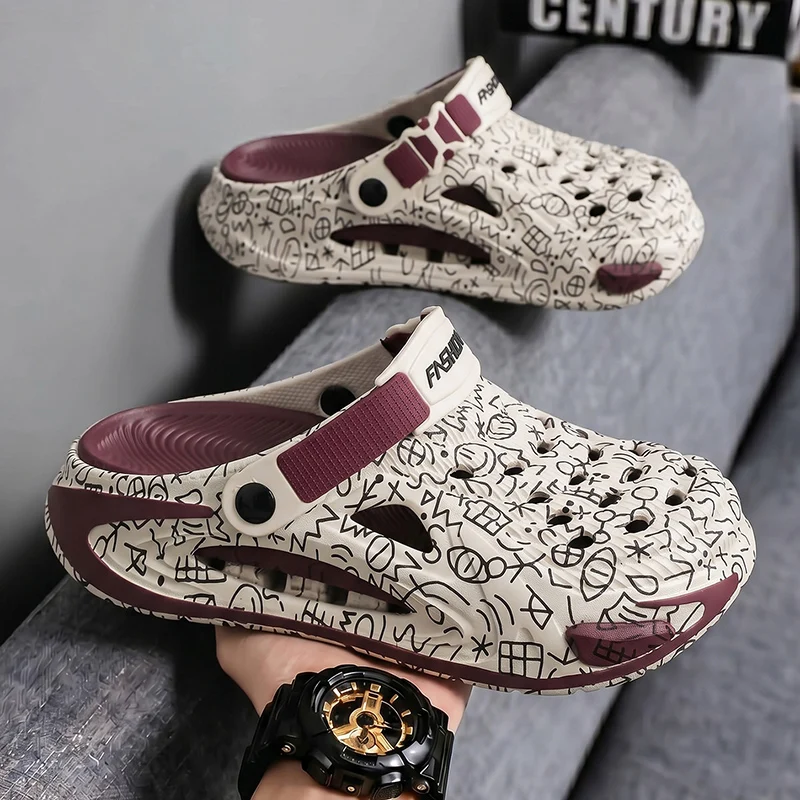 Summer New Style Men's Beach Sandals for Couples, Suitable for Seaside, Beach, and Outdoor Activities, with Graffiti Color-Blocking Design, Thick-Soled Closed-Toe Casual Sandals