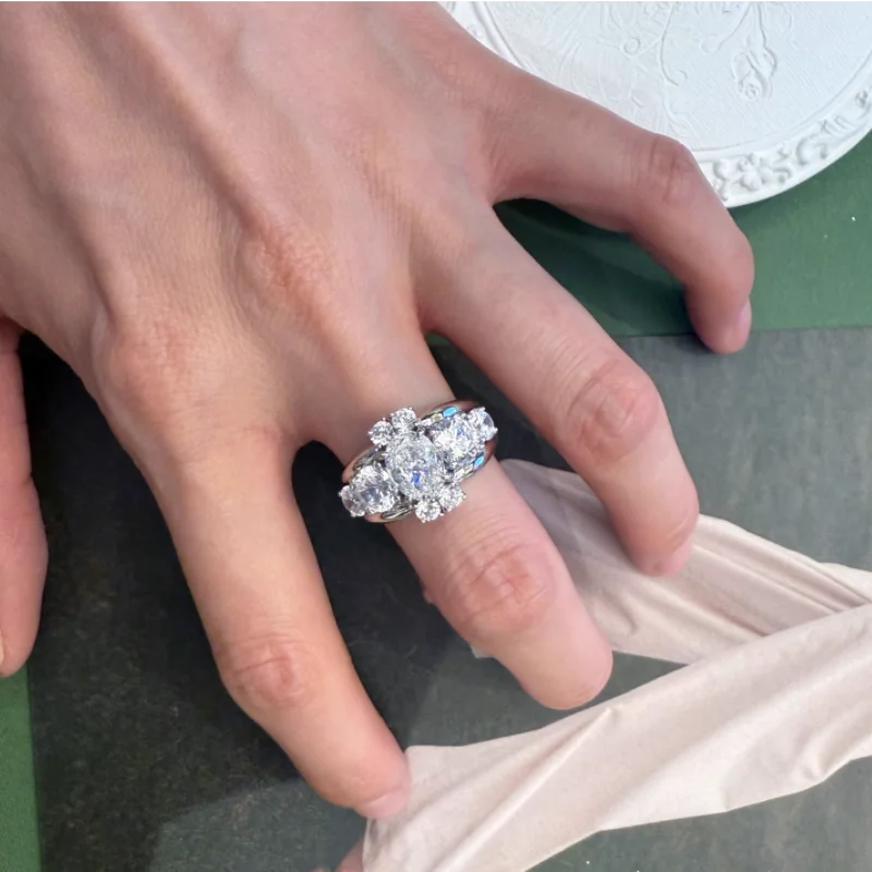 

Кольцо BELLUX Light Luxury Jewelry из серебра S925 с покрытием из белого золота, с тремя овальными блестящими бриллиантами, модное свадебное кольцо