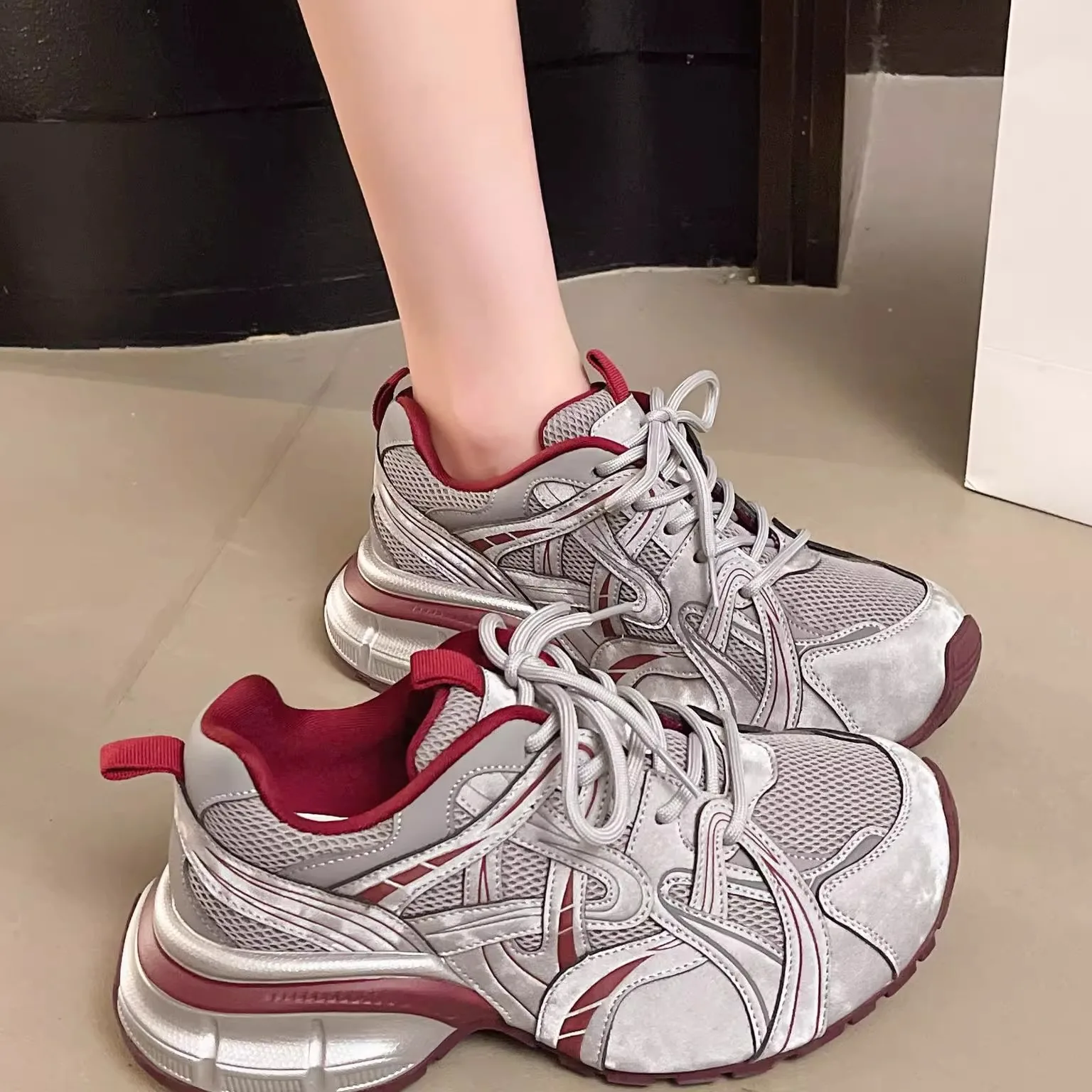 

Women's Sporty Casual Thick Bottom Dad Shoes Fashionable Patchwork Color Matched Leather Sneakers Comfortable Low Cut Shoes