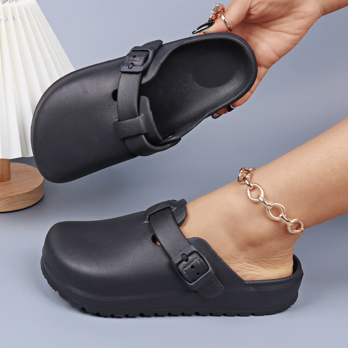 Zuecos de mula de Color sólido para hombre y mujer, zapatillas de interior con plataforma ligera de EVA con punta cerrada, zapatos cómodos sin cordones para enfermera, informales