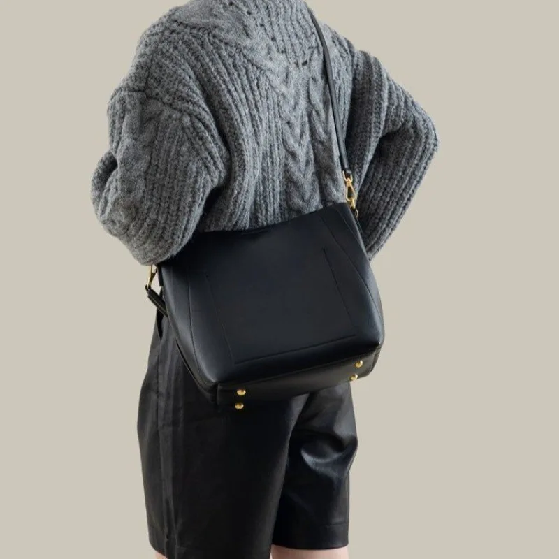 

Luxury Vintage Fashionable Messenger Bag Ladies High End Leather Classic Simple Elegant Trendy Bag