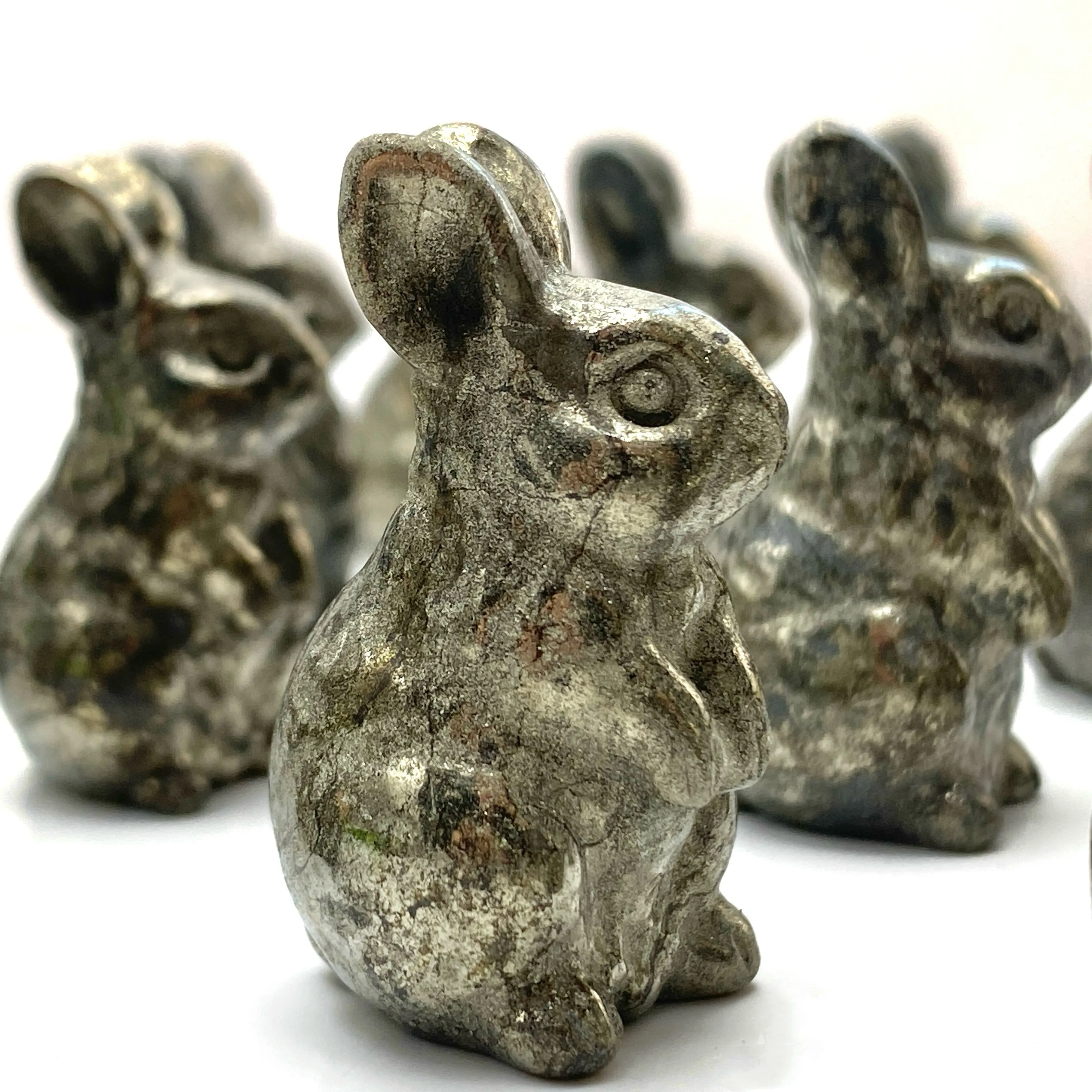 Random 1PC High Quality Pyrite Rabbit Decoration Natural Crystal Raw Stone, Birthday Gift, Scene Decoration.