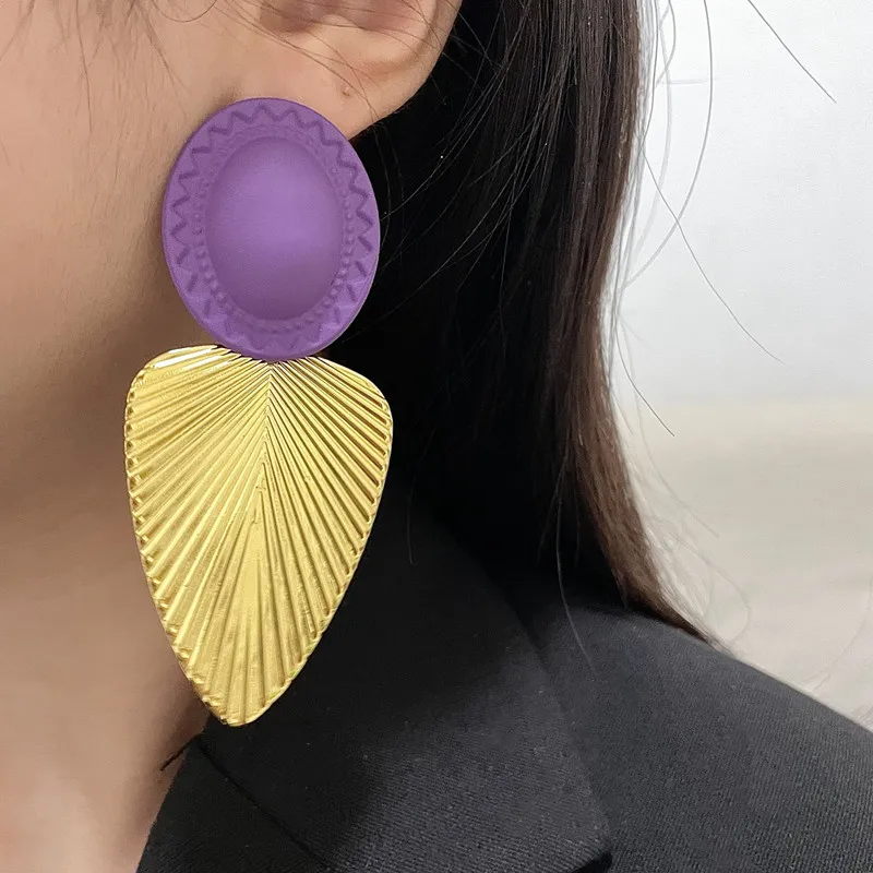 Oval Metal Leaves Pendant Earrings European American Style Personalized Fashion Stud Earrings Women\'s Travel Wedding Accessories
