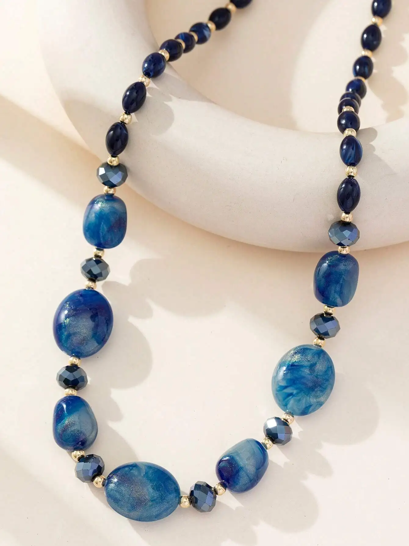

1pc Blue Shimmering Fashionable Long Necklace For Daily Wear