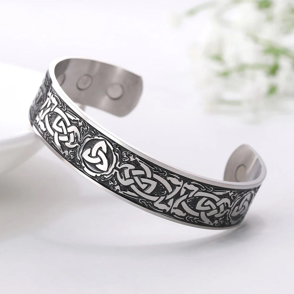 Skyrim Vintage Trefoil Knot Bracelet 316L Stainless Steel Magnetic Cuff Bangles Viking Bracelets Jewelry Gift for Women Men