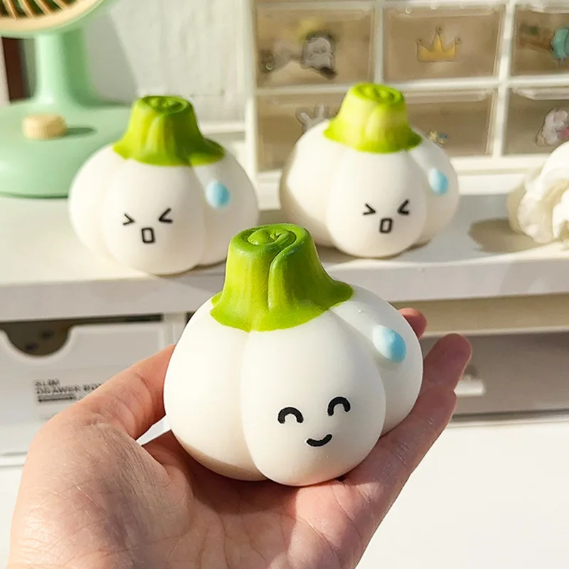 Simulation Cute Garlic Squeeze Toys Creative Pinch Decompression Vent Ball Slow Rebound Stress Reliever Artifacts Children Gift