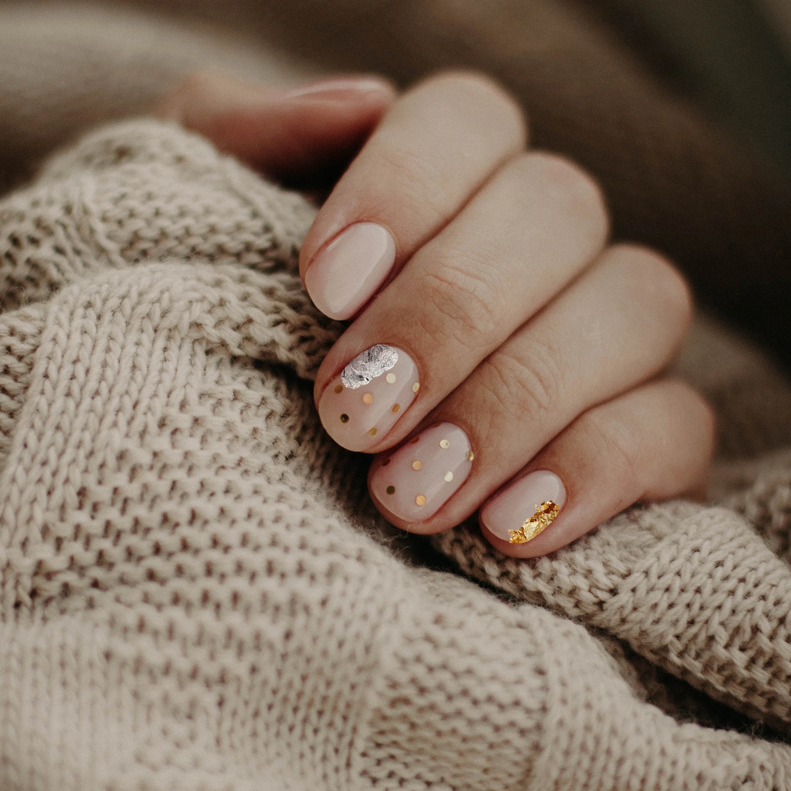 

Gold Foil Paper Scraps Nail Art Decor DIY Supplies Stickers Glittering Flakes Gilding Metal Leaves Manicure Salon Accessories