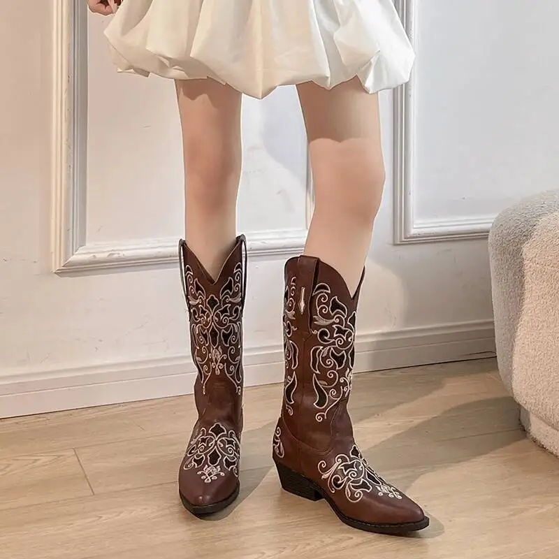 

Autumn New Embroidered Single Boots Fashion Pointed Toe Sleeve Waterproof Non-slip Square Heel Mid-leg Boots