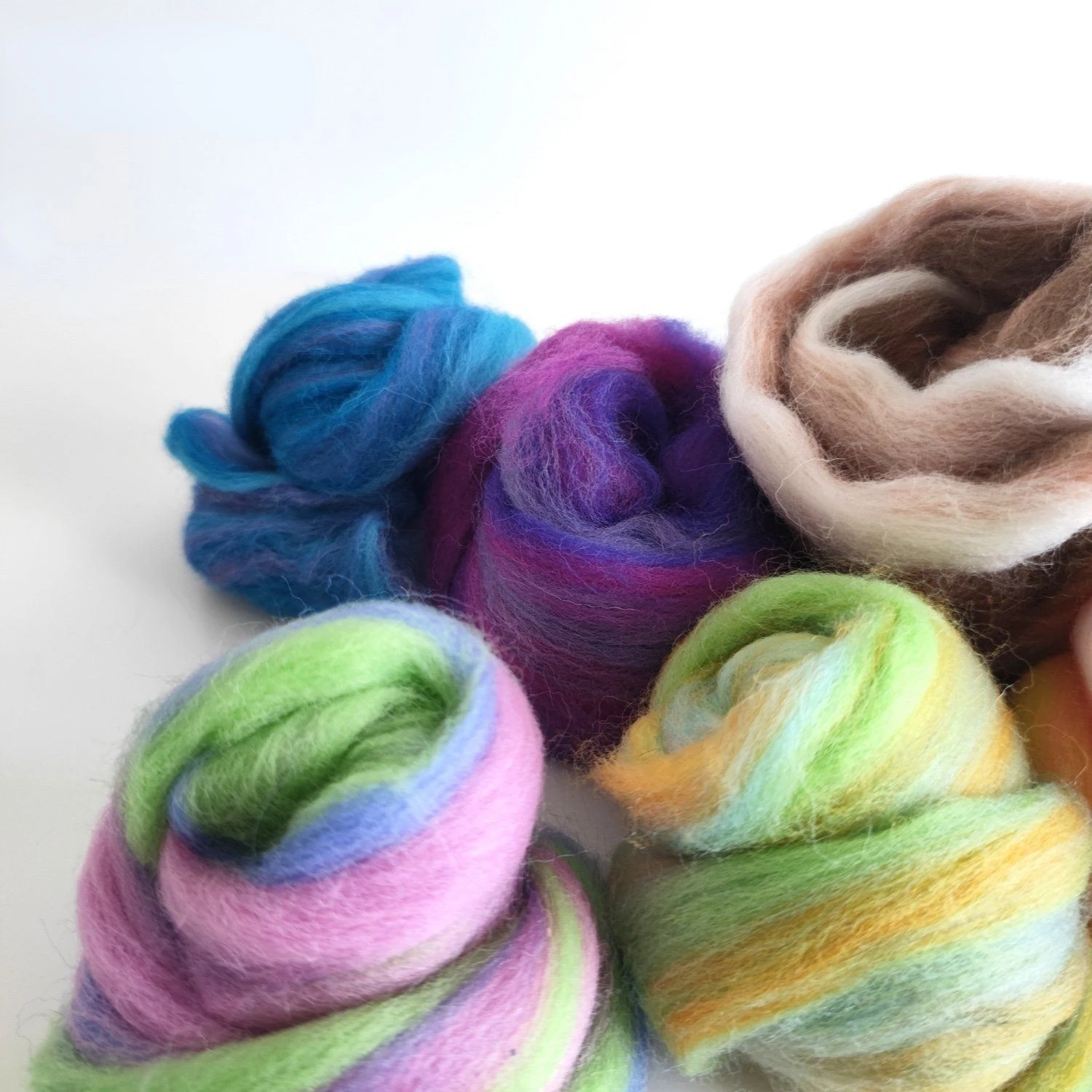 Wool Felt Fancy Colored Wool Felt Mixed Color Wool Strips Yarn Clusters Skin Friendly Poking Le Blended Dyeing Multi Color Serie