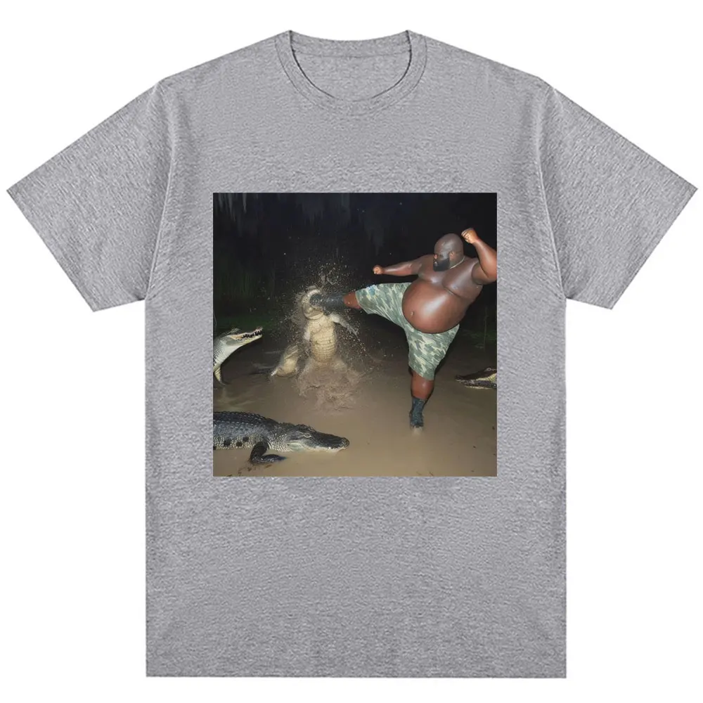 2027 Summer Funny Man Kick Alligator in Swamp Meme T-shirt Men Women Humor Vintage Short Sleeve Casual T-shirt Streetwear
