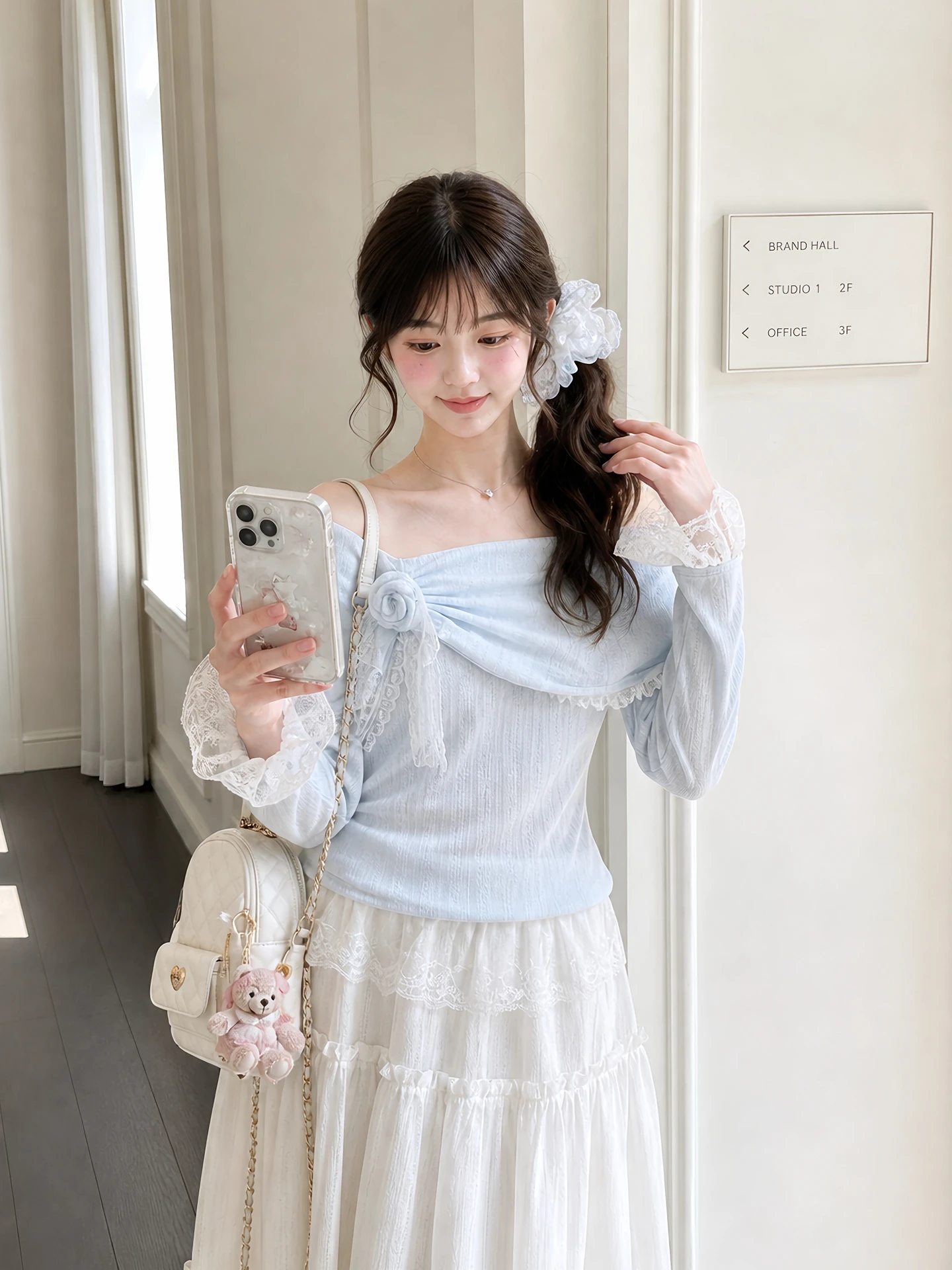 Rose Embellished Long Sleeve One Shoulder T-shirt Women's Sweet Style Standard Fit Autumn Design Sensation Body Shaping Top