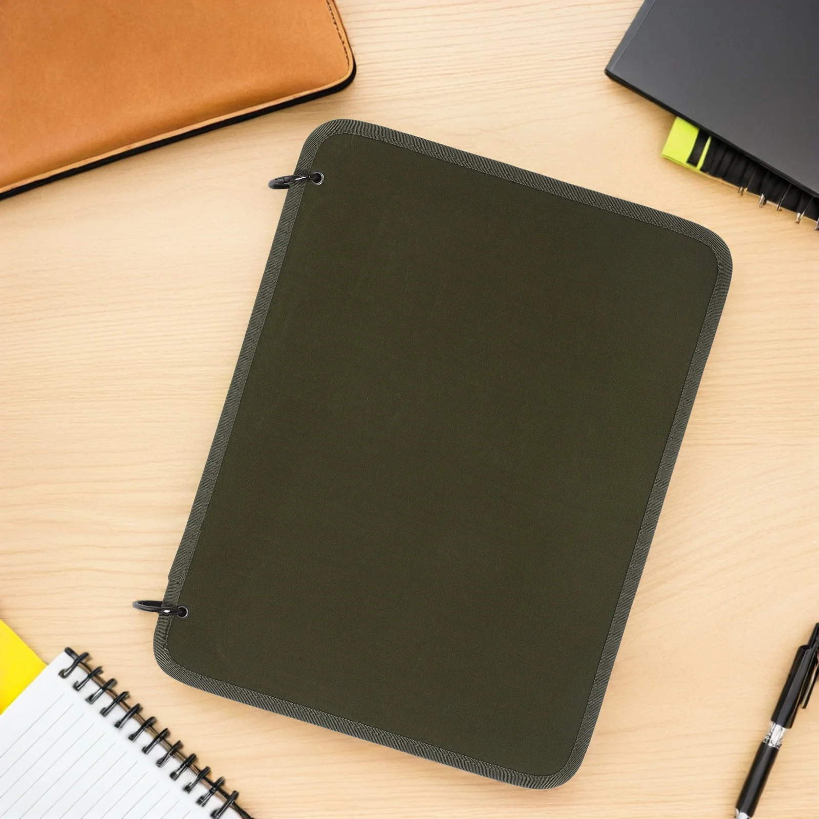 パッチディスプレイボード バインディングリング バッジブック 16.5x12.6インチ オリーブグリーン コンパクトパッチオーガナイザー バッジ収納ブック