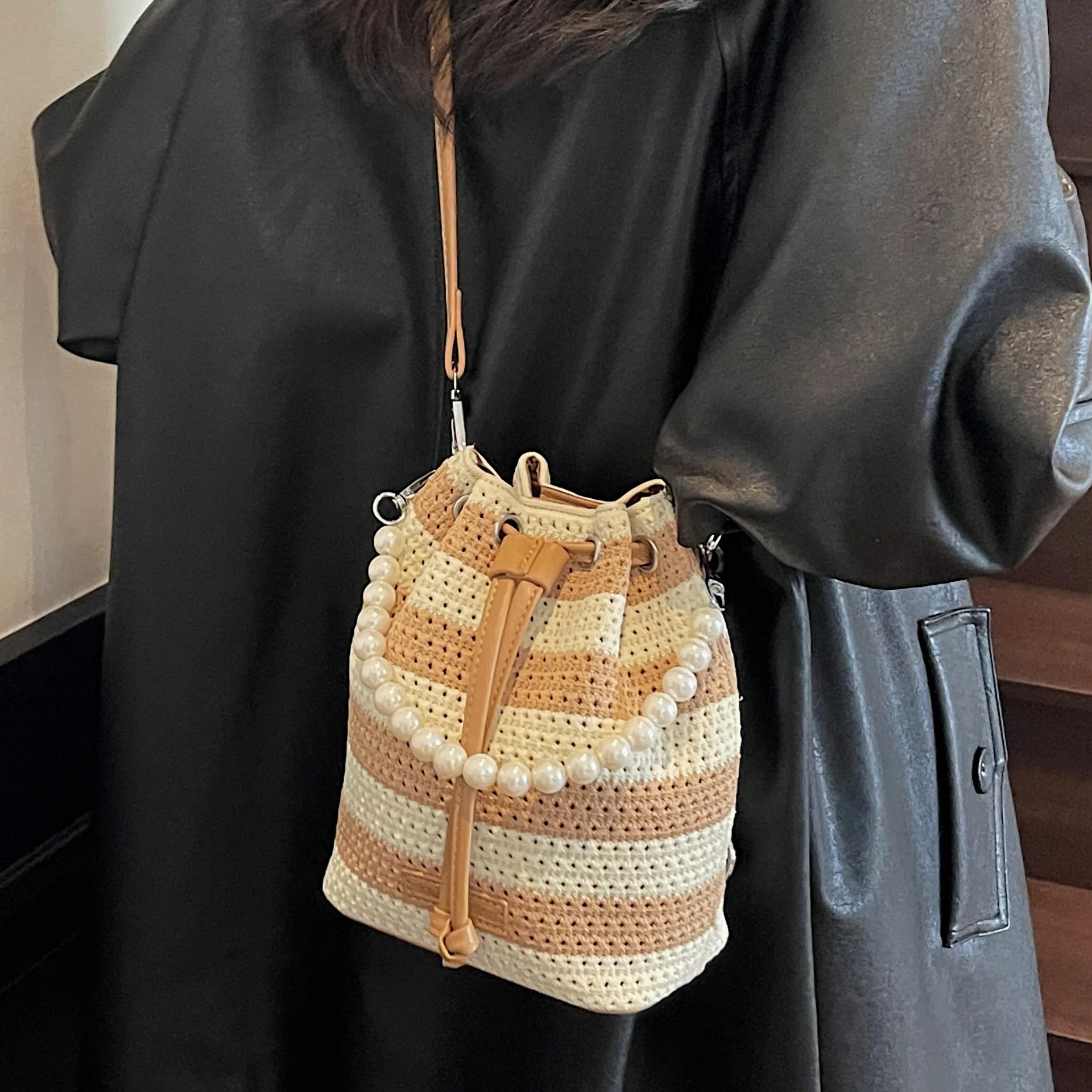

New Pearl Woven Bag Women's Ins Drawstring Bucket Bag, Straw Shoulder Messenger Bag, Portable Double Shoulder Model