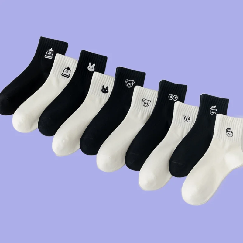 10/20 Pairs Black And White Embroidered Cute Cartoon Mid-tube Women's Socks Japanese College Style Girl Versatile Cotton Socks