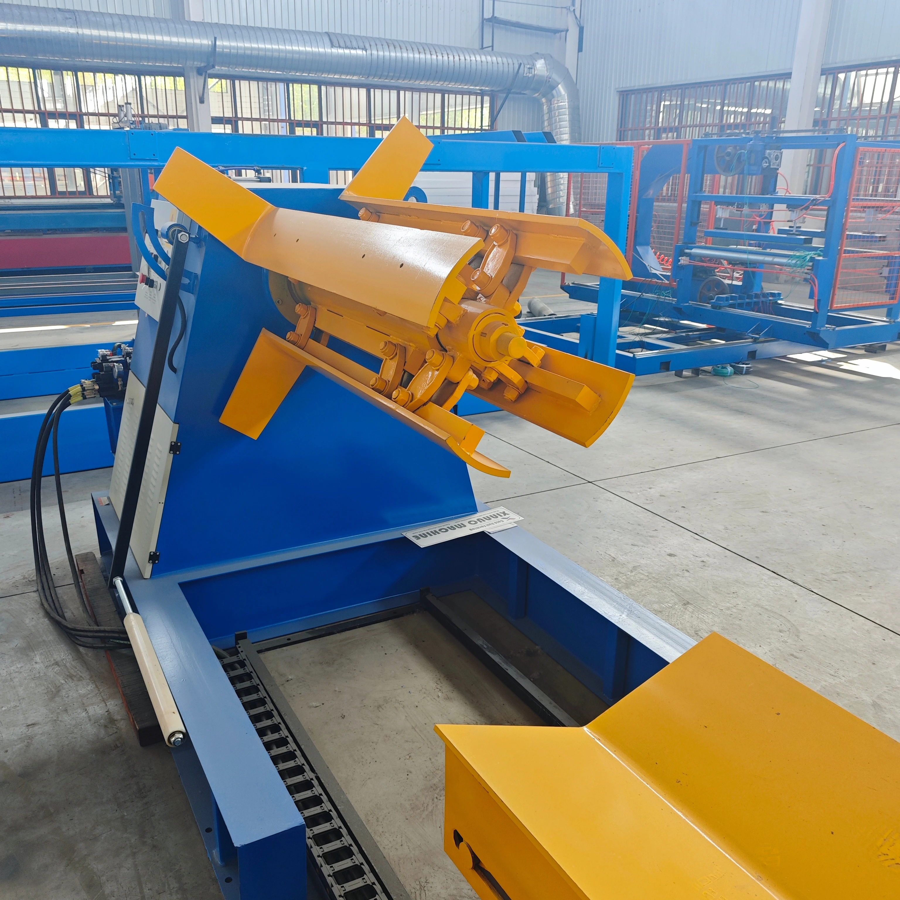 Accept Customer Customization Construction Machine PPGI PPGL GI GL Steel Coil Hydraulic Uncoiler with Lifting Trolley