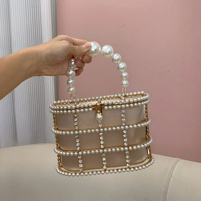 

Metallic Evening Bag Pearl Hollow Out Womens Bags Luxury Design Rhinestone Diamond Dinner Bags For Party Wedding Handbags