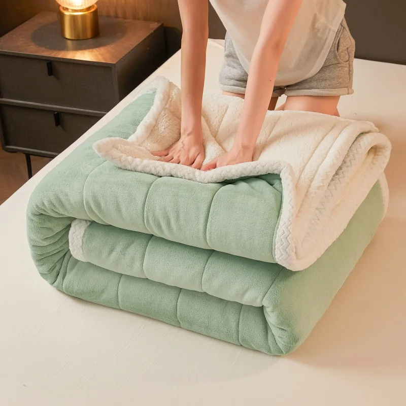 

Coral Fleece Autumn Winter Warm Blankets for Bed 3 Layers Thicken Flannel Blanket Quilt Soft Comfortable Washable Warmth Quilts