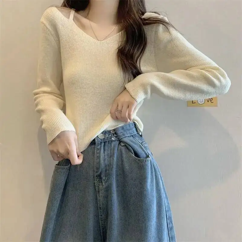 

Весенне-осенняя женская новая трикотажная рубашка с длинным рукавом и v-образным вырезом с открытыми плечами, шикарный короткий топ