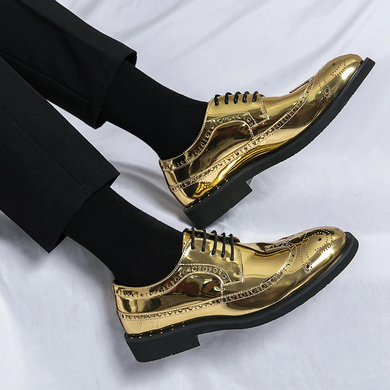 Zapatos de vestir de alta calidad para hombre, zapatos formales de negocios cómodos, brogue, zapatos brillantes para hombre, zapatos de caballero dorados