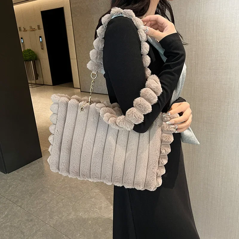 Simple and Versatile Mao Mao Bag 2024 New Large-capacity Fashion Hairball Shoulder Bag Autumn and Winter Tote Plush Bag