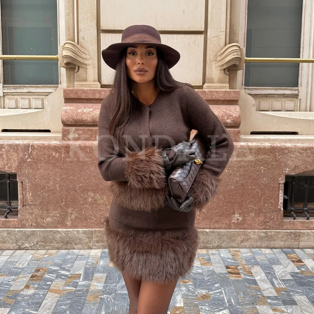 KONDALA 2025 خريف شتاء محبوك فو الفراء المرقعة النساء الدعاوى موضة أنيقة س الرقبة براون شيك السيدات جاكيتات مع فساتين