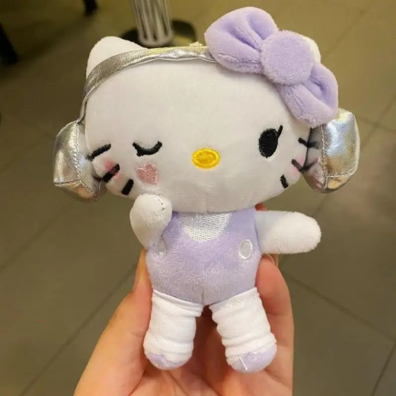 Simpatico portachiavi con bambola di peluche Hello Kitty Sanrio Anime Cartoon Wear Cuffie Viola Kt Cat Peluche Ciondolo Decorazione borsa giocattolo di pezza