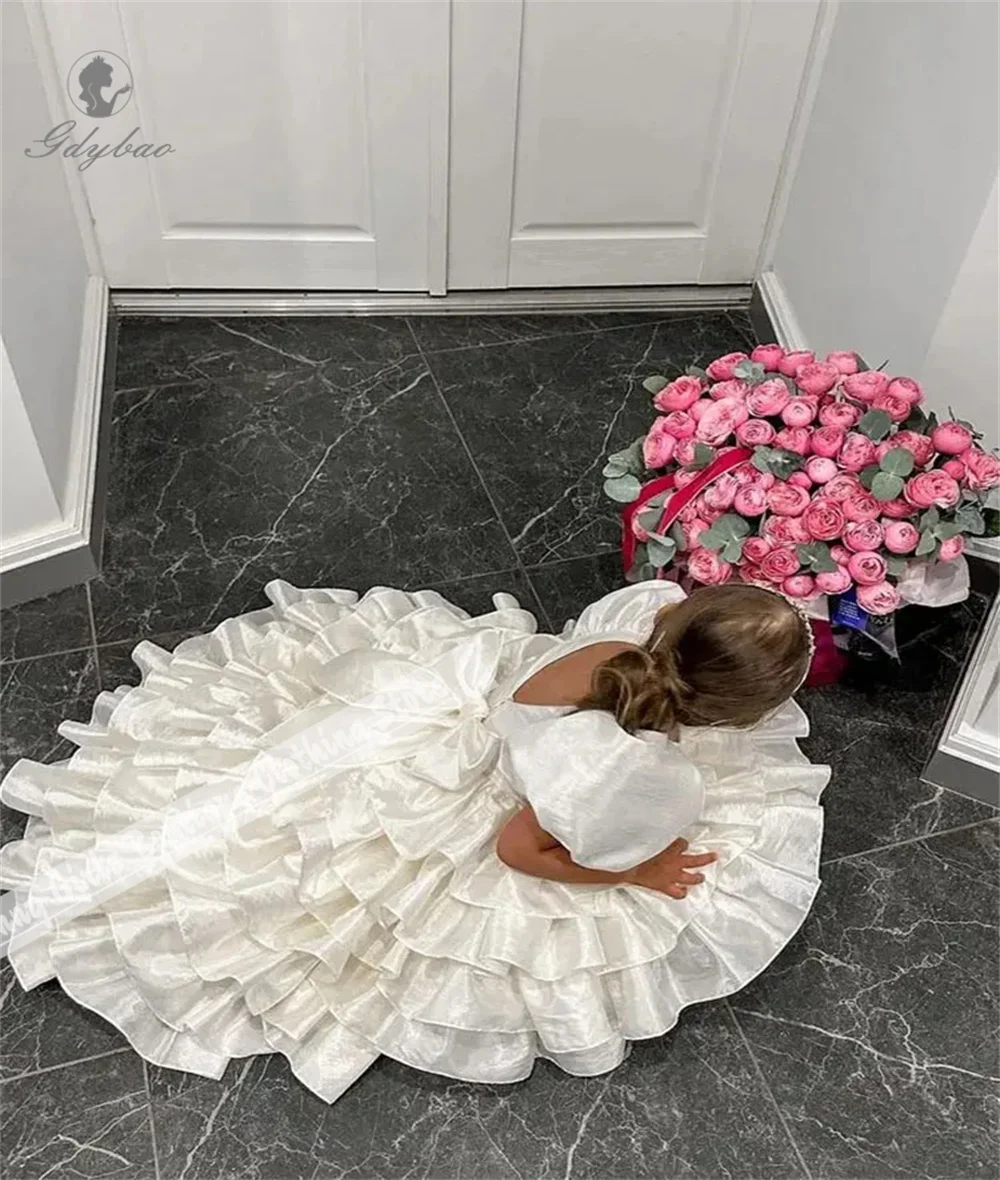 Weiß geschwollene assymetrische Länge Blumen mädchen Kleid für Hochzeit mit Puff ärmeln Kinder Hochzeit Abschluss ball Erstkommunion Kleid geschichtet