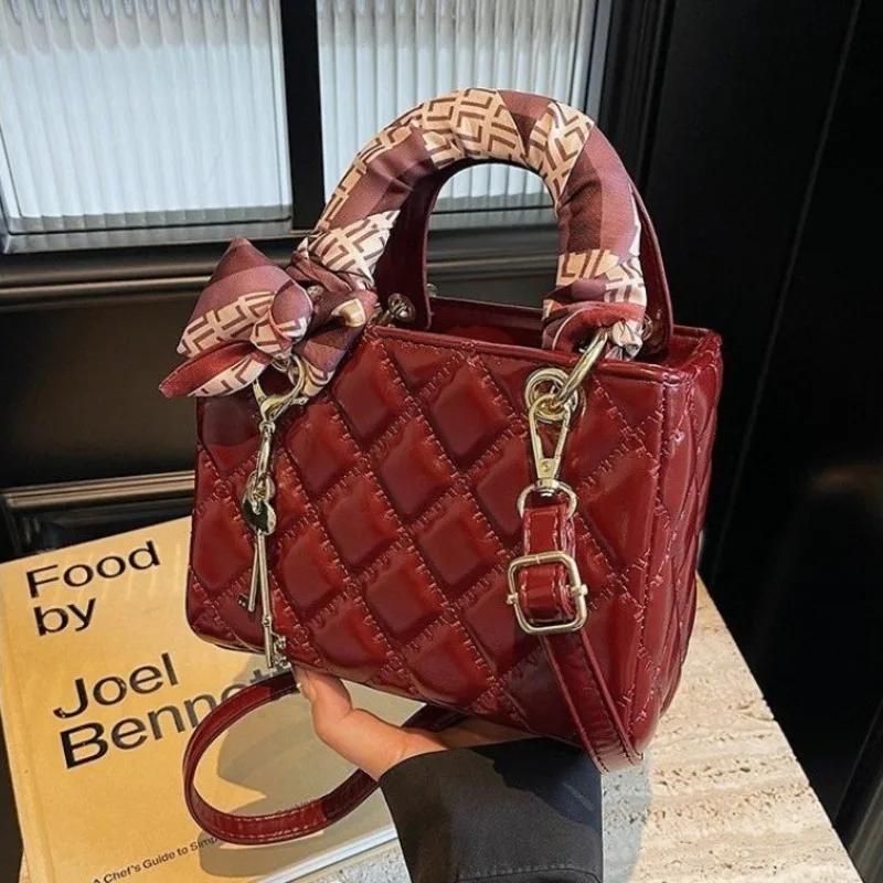 

Ladies Spacious Crossbody Bag Ample Room For Daily Necessities And Personal Belongings Generous Capacity