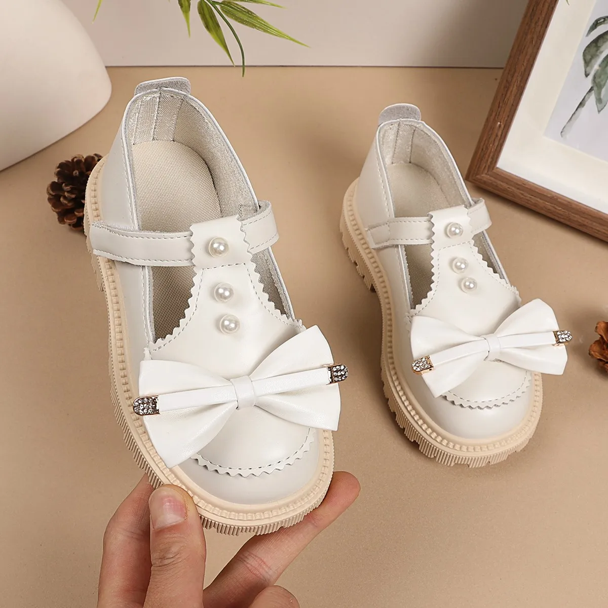 

Girls Leather Shoes Soild Color Versatile Kids Flats T-strap Soft Sole 2025 Spring Autumn New Children Casual Shoes Non-slip