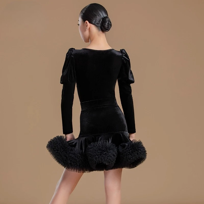 Traje de entrenamiento de baile latino para niños de alta gama Elite otoño e invierno nuevo conjunto negro de terciopelo traje de práctica de baile latino para mujeres