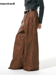 Mauroicardi Spring Autumn Long Loose Casual Brown Pu Leather Pants Men Wide Leg LUxury Designer Unisex Trousers Fashions 2023