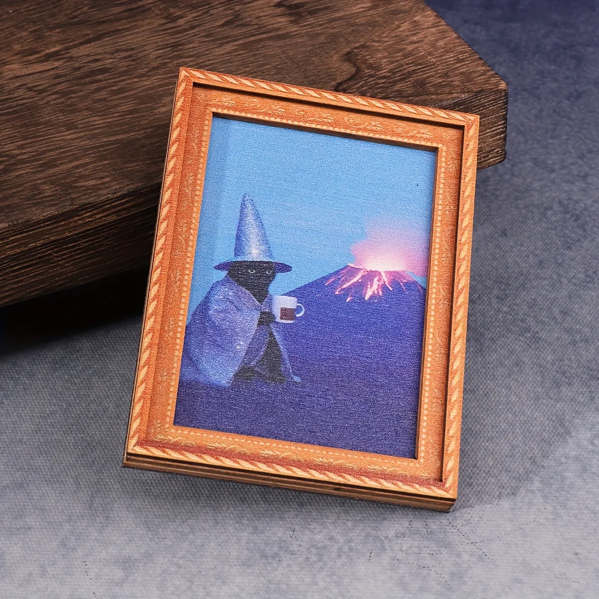 1 piece of fun refrigerator magnet with a crater cat pattern, in a mini photo frame shape, a home decoration prop,holiday gift