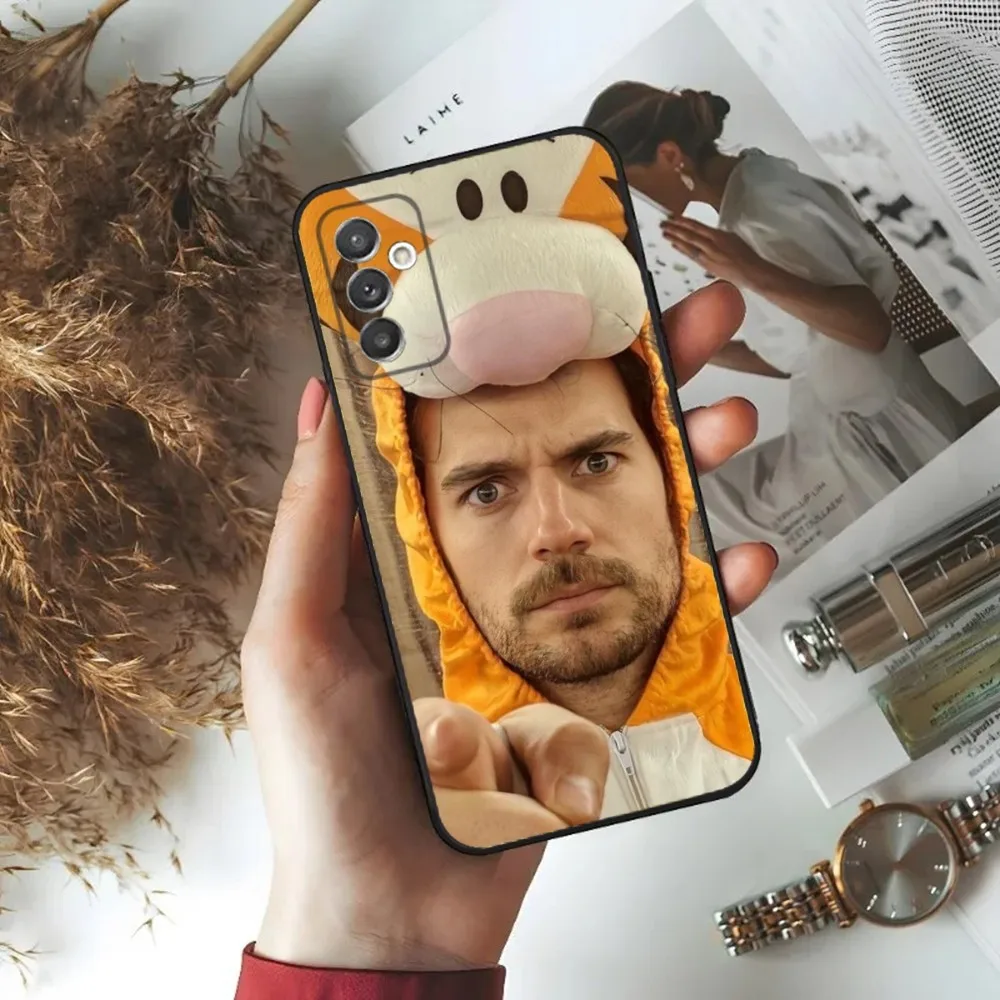 Henry Cavill Actor Phone Case For Samsung S24,23,22,30,21,10,9,Ultra,Plus,Lite,FE,5G Black Soft Case