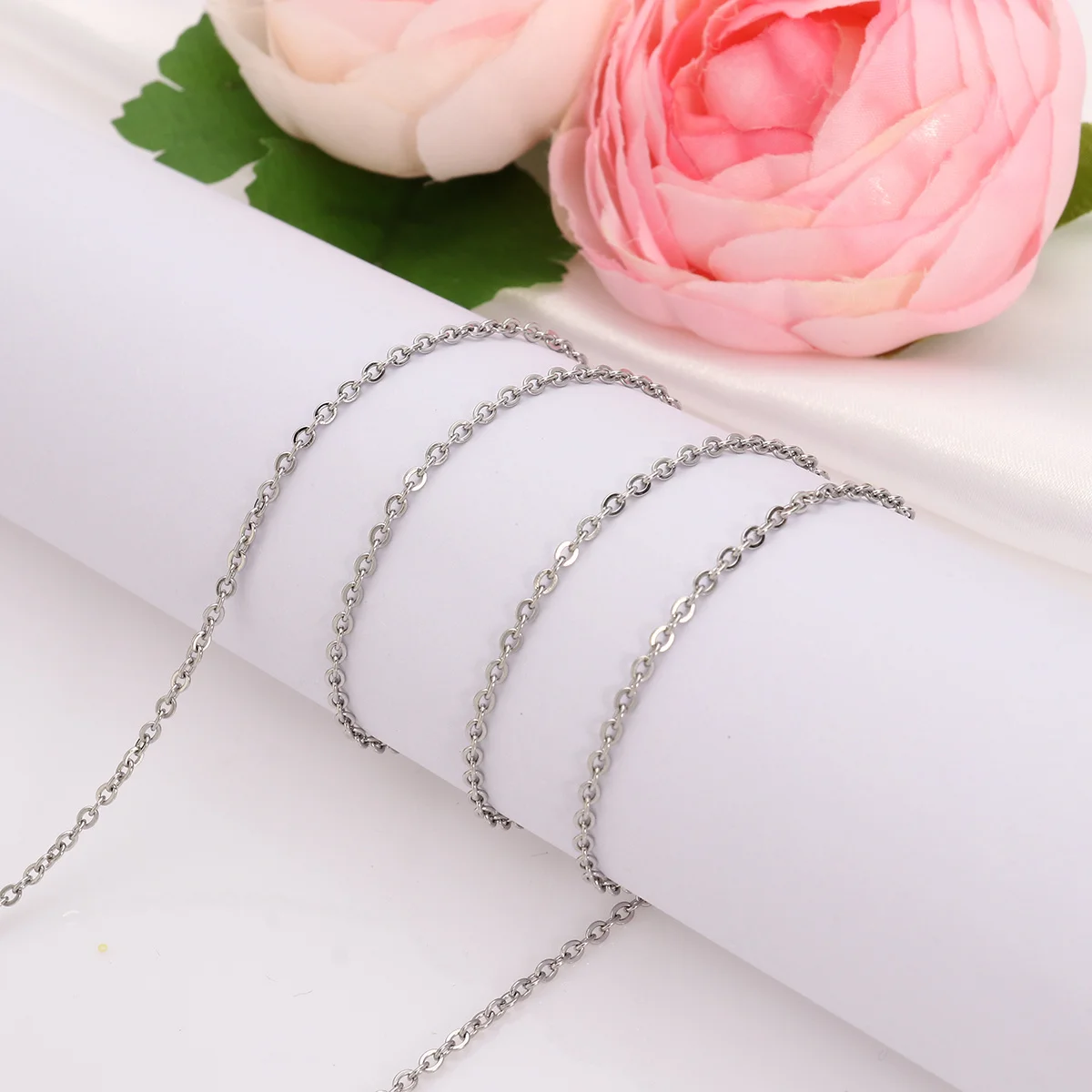 

Eyeglasses Chain 29Cm Stainless Steel Sunglasses Chain For Women Anti-Slip Rubber Ends Adjustable Glasses Cord Accessory