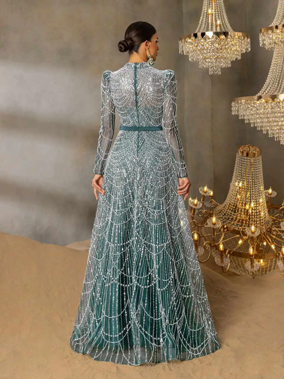 فستان سهرة أنيق بأكمام طويلة ورقبة عالية وخرز لؤلؤي شرابة على شكل حرف a فساتين رسمية لحفلات الزفاف حسب الطلب