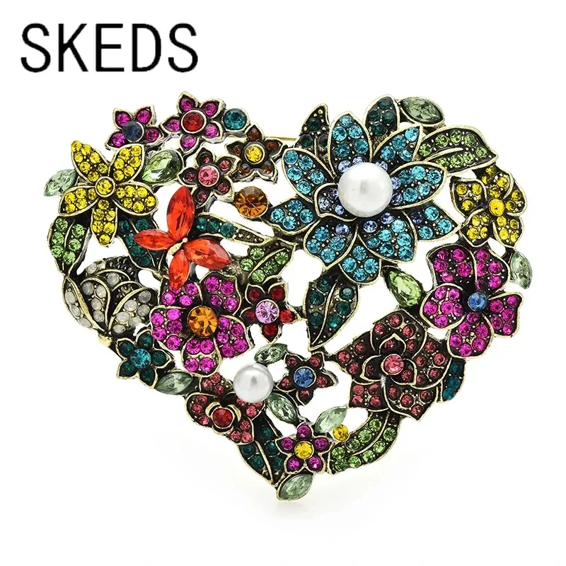 SKEDS Donna Uomo Squisita Industria Pesante Fiore di Cristallo Cuore Spille Distintivi Unisex Lusso Floreale Strass Spilli Corpetti