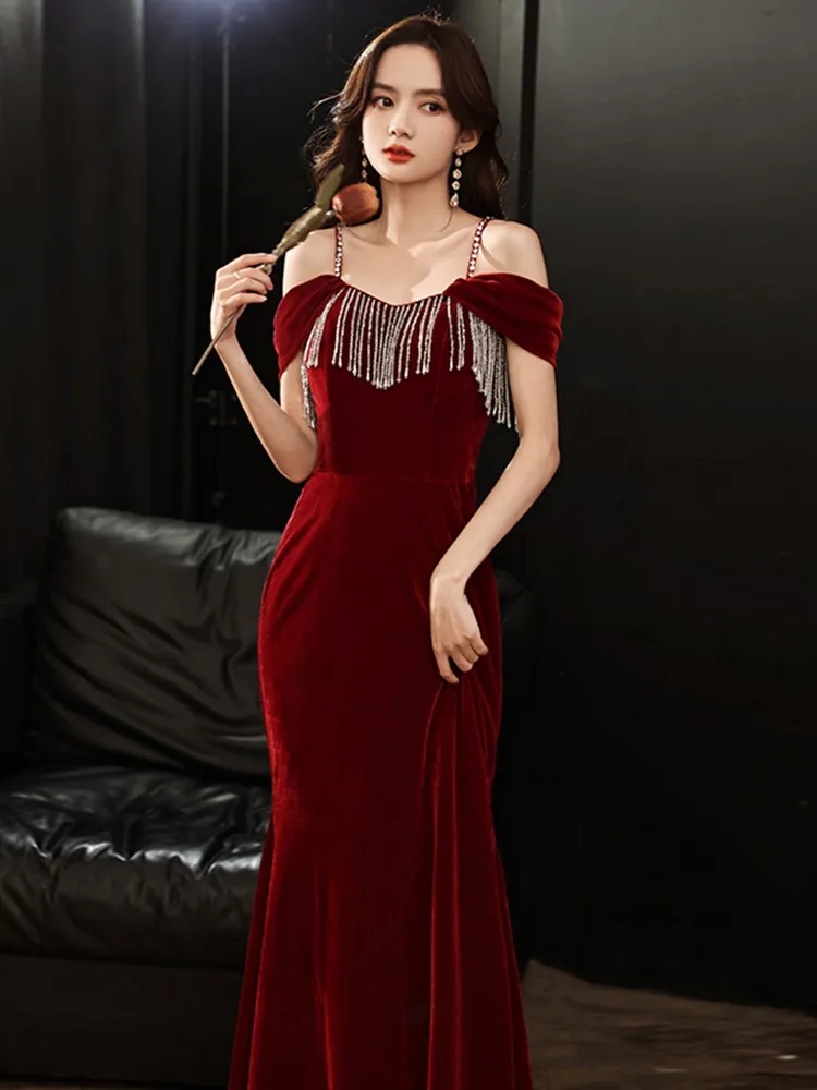 

Ele Velvet Wedding Dr with Strap for Bride Long Evening Gown Slim Fit Red Wine Color Wedding Reception Costume