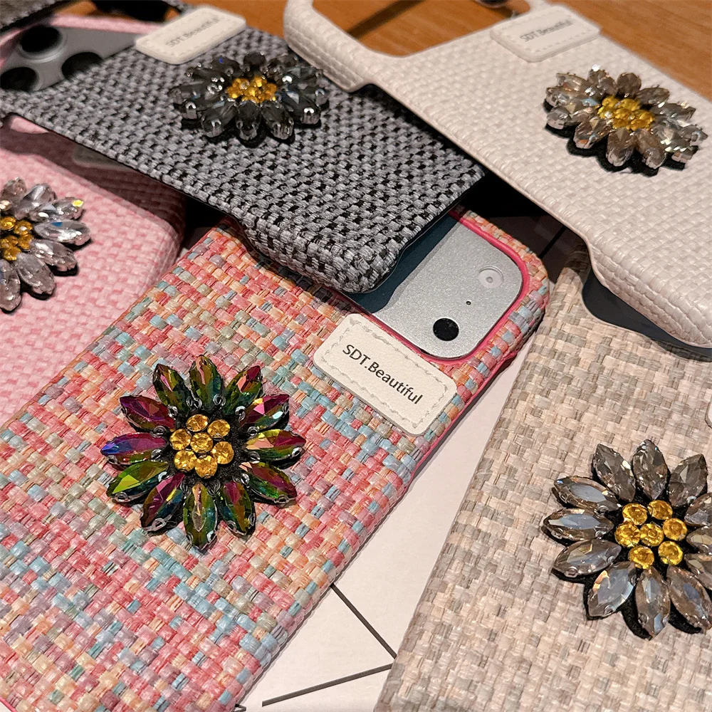 

17 Pro Max Luxury Fashion Sparkly Rhinestone Crystal Flower Phone Case for iPhone 16 15 14 13 Pro Tweed Texture Protect Cover