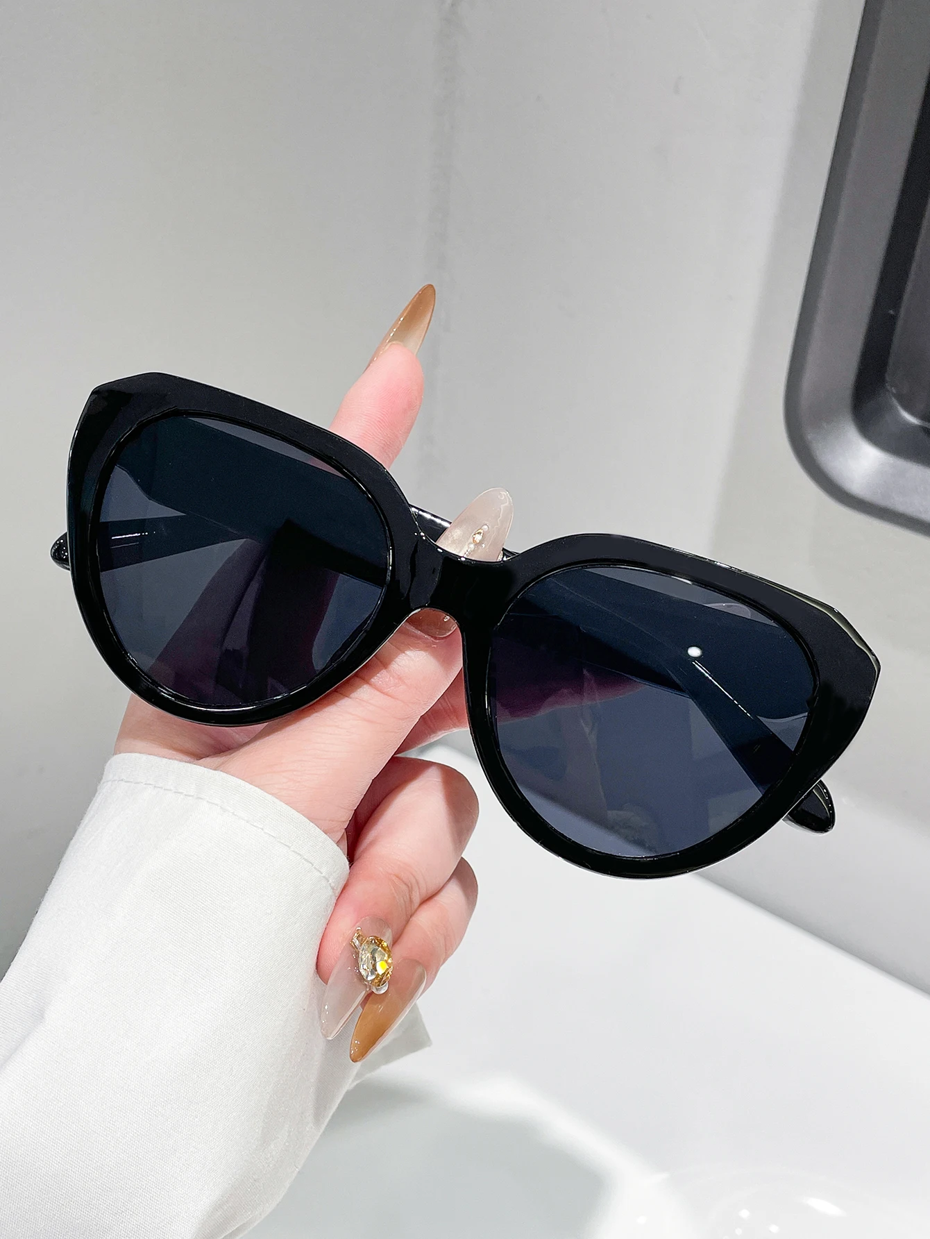 Universal Men Women Retro European Cat Eye Fashion Glasses Solid Color for Daily Matching Street Photography
