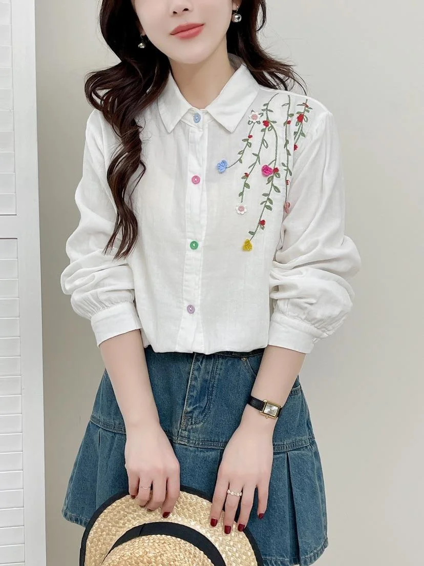 100% Cotton Yarn White Blouses Elegant and Youth Woman Blouses Sweet Long Sleeve Embroidered Shirts with Colorful Buttons