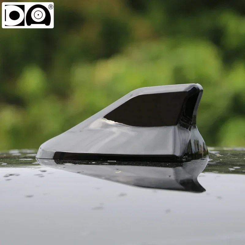 Universal 7D Shark Fin Car Antenna Auto Radio FM/AM Aerial Styling Suitable for Chevrolet Suburban Orlando Celta Cruze Onix