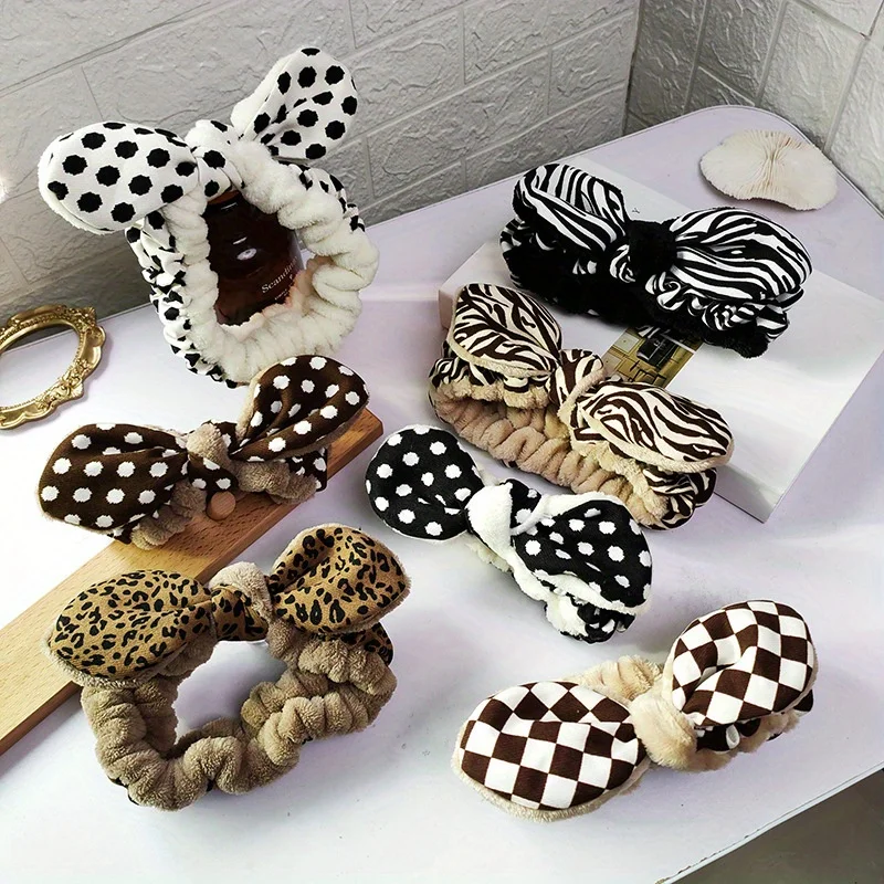 

Leopard Print Plush Headband for Women Girls, Adjustable Face Washing Skincare Headwear with Bow, Non-Slip Hair Accessories