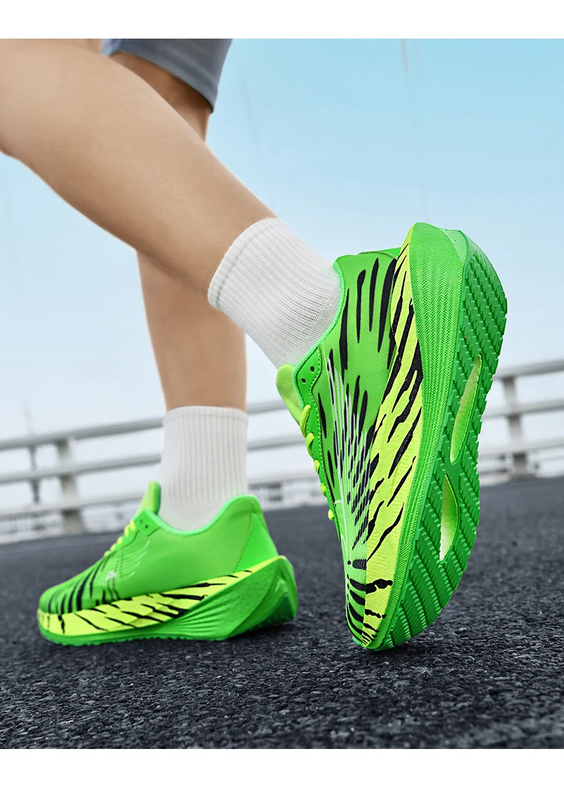 2025 Men's Walking Shoes Lightweight Breathable Running Shoes Non-slip Comfortable Outdoor Sports Shoes