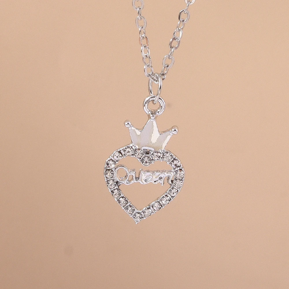 

Aihua New Korean Queen Crown Love Heart Necklaces for Women Girls Clavicle Chain Valentine's Day Jewelry Gifts